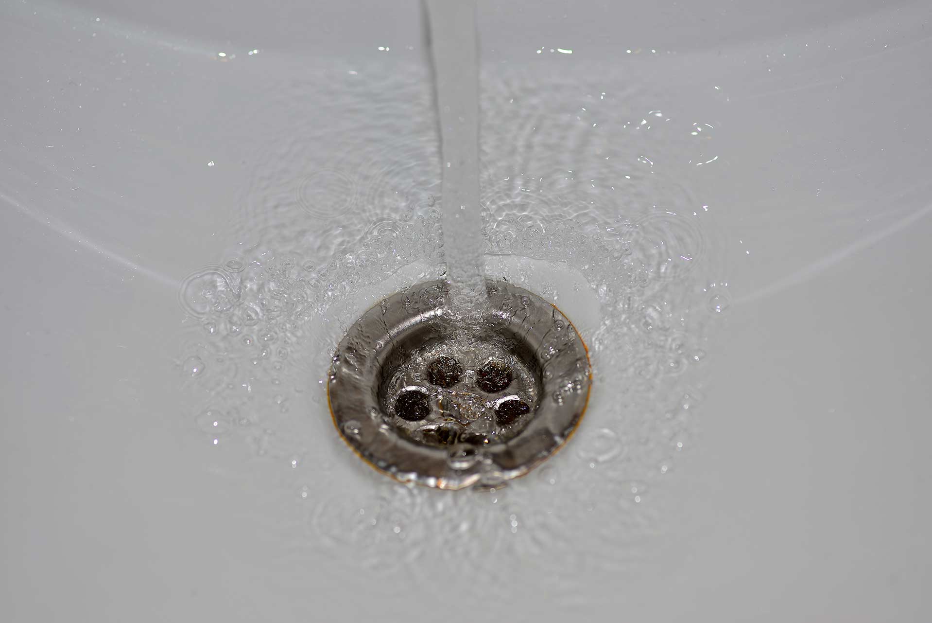 A2B Drains provides services to unblock blocked sinks and drains for properties in Oakwood.